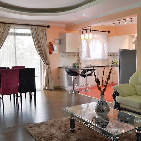 Fahari Palace Serviced Apartments ไนโรบี ภายนอก รูปภาพ