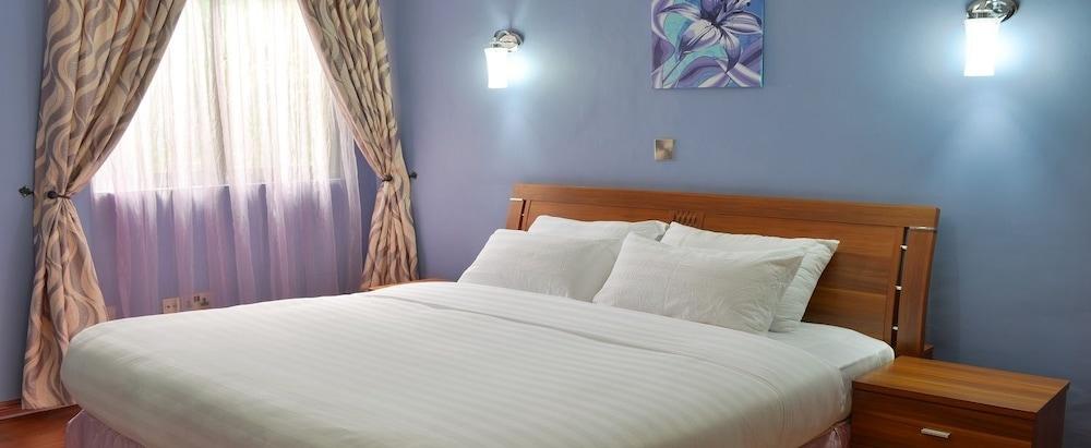 Fahari Palace Serviced Apartments ไนโรบี ภายนอก รูปภาพ