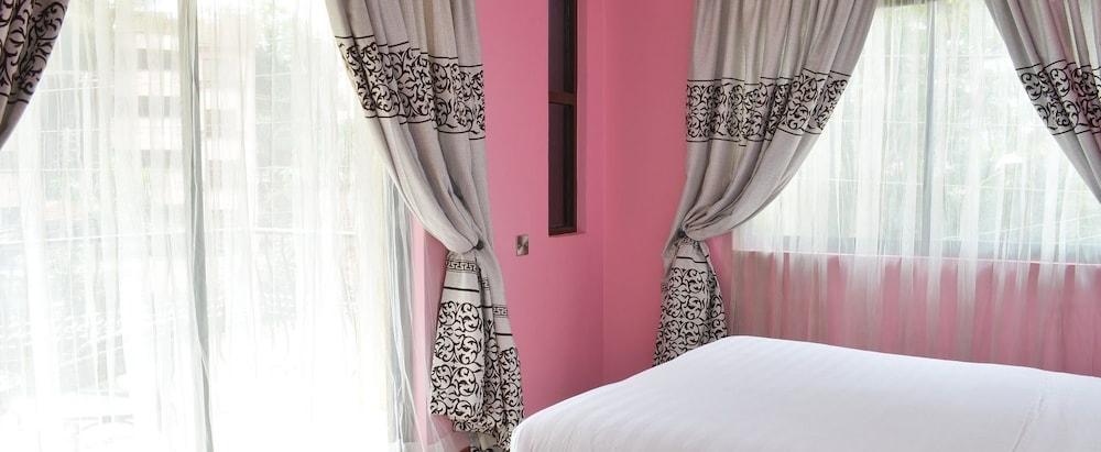 Fahari Palace Serviced Apartments ไนโรบี ภายนอก รูปภาพ