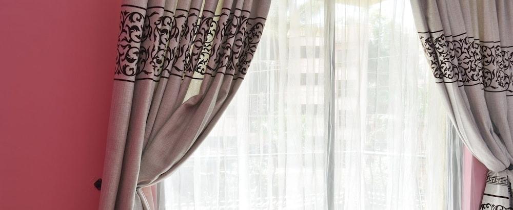 Fahari Palace Serviced Apartments ไนโรบี ภายนอก รูปภาพ