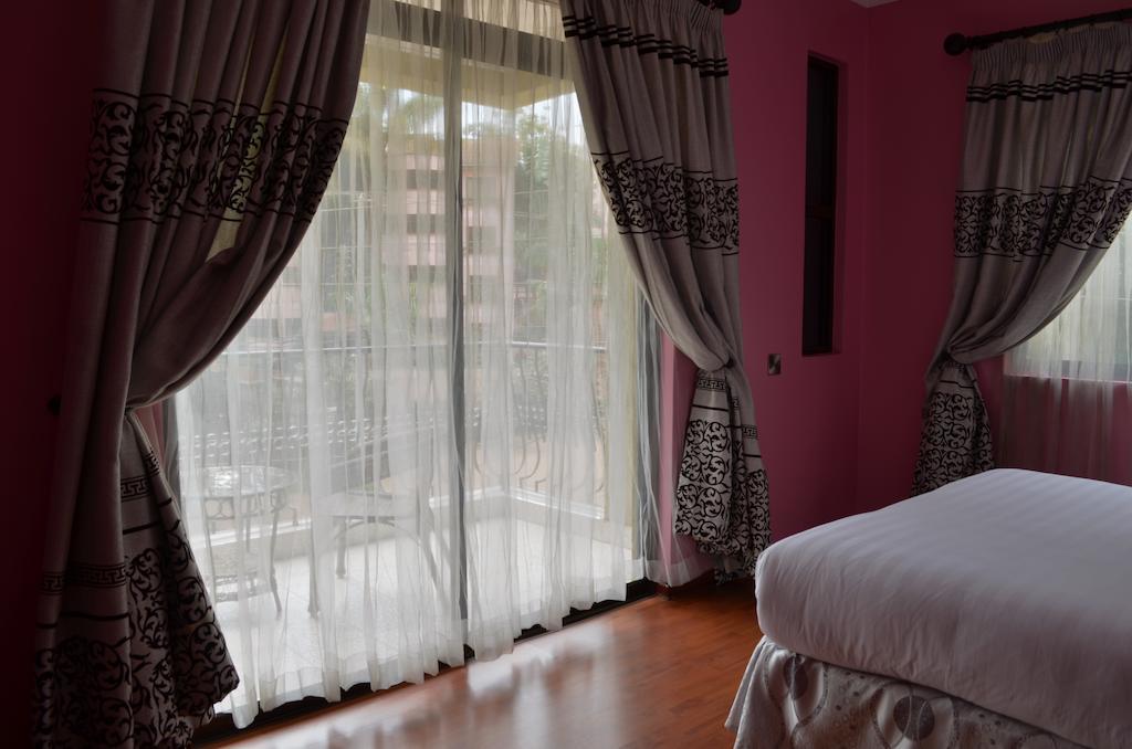 Fahari Palace Serviced Apartments ไนโรบี ภายนอก รูปภาพ