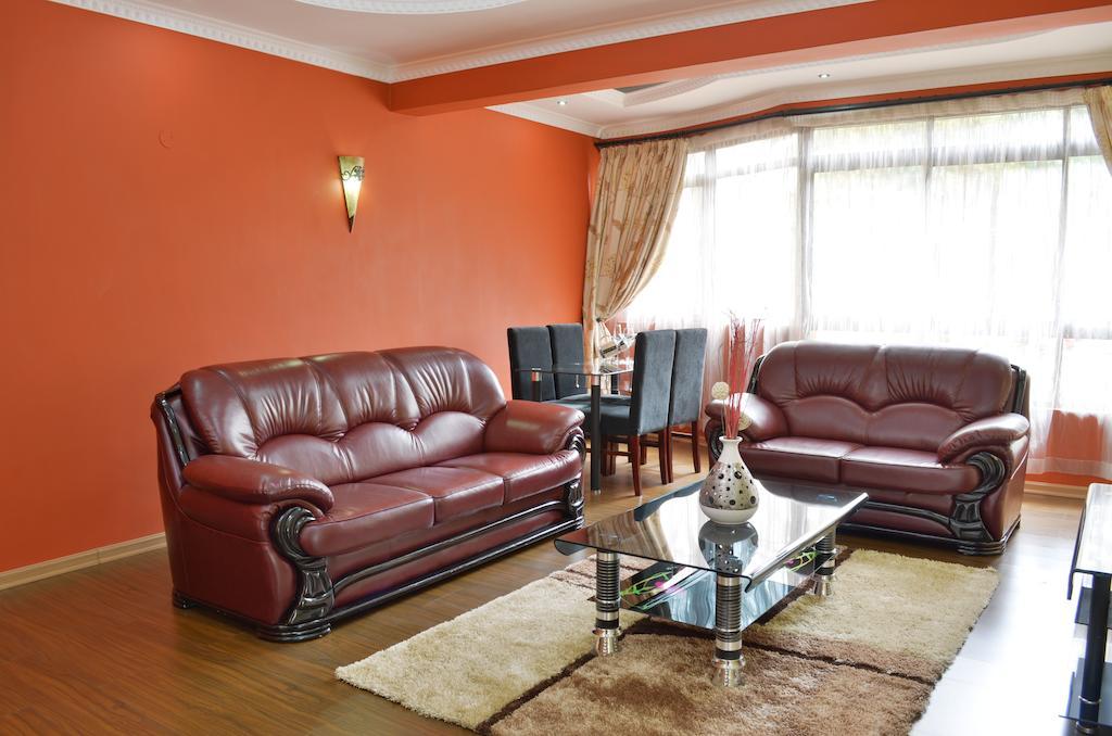 Fahari Palace Serviced Apartments ไนโรบี ภายนอก รูปภาพ