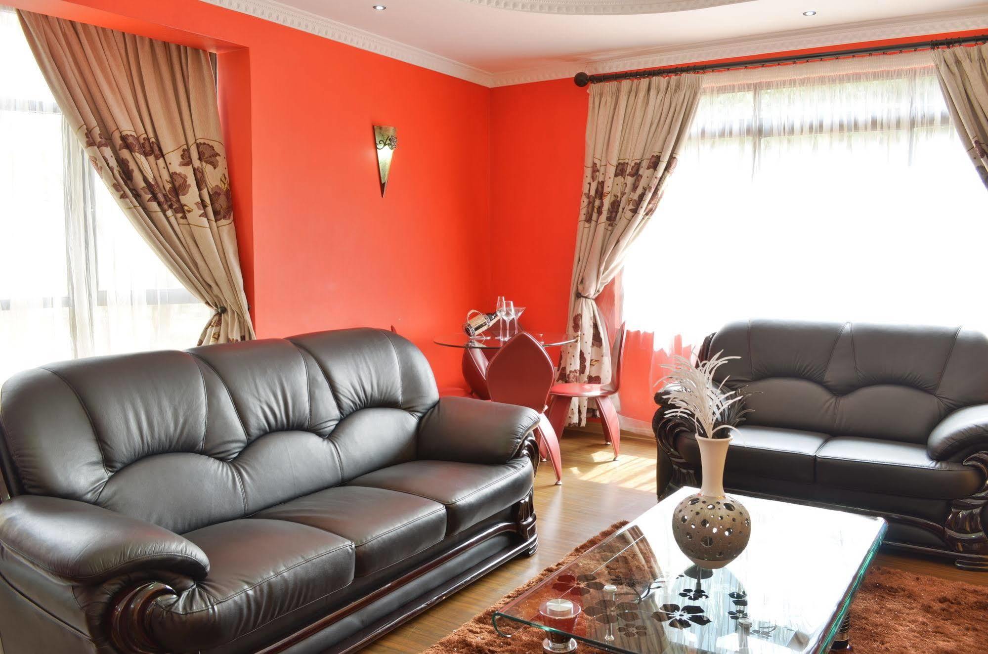 Fahari Palace Serviced Apartments ไนโรบี ภายนอก รูปภาพ